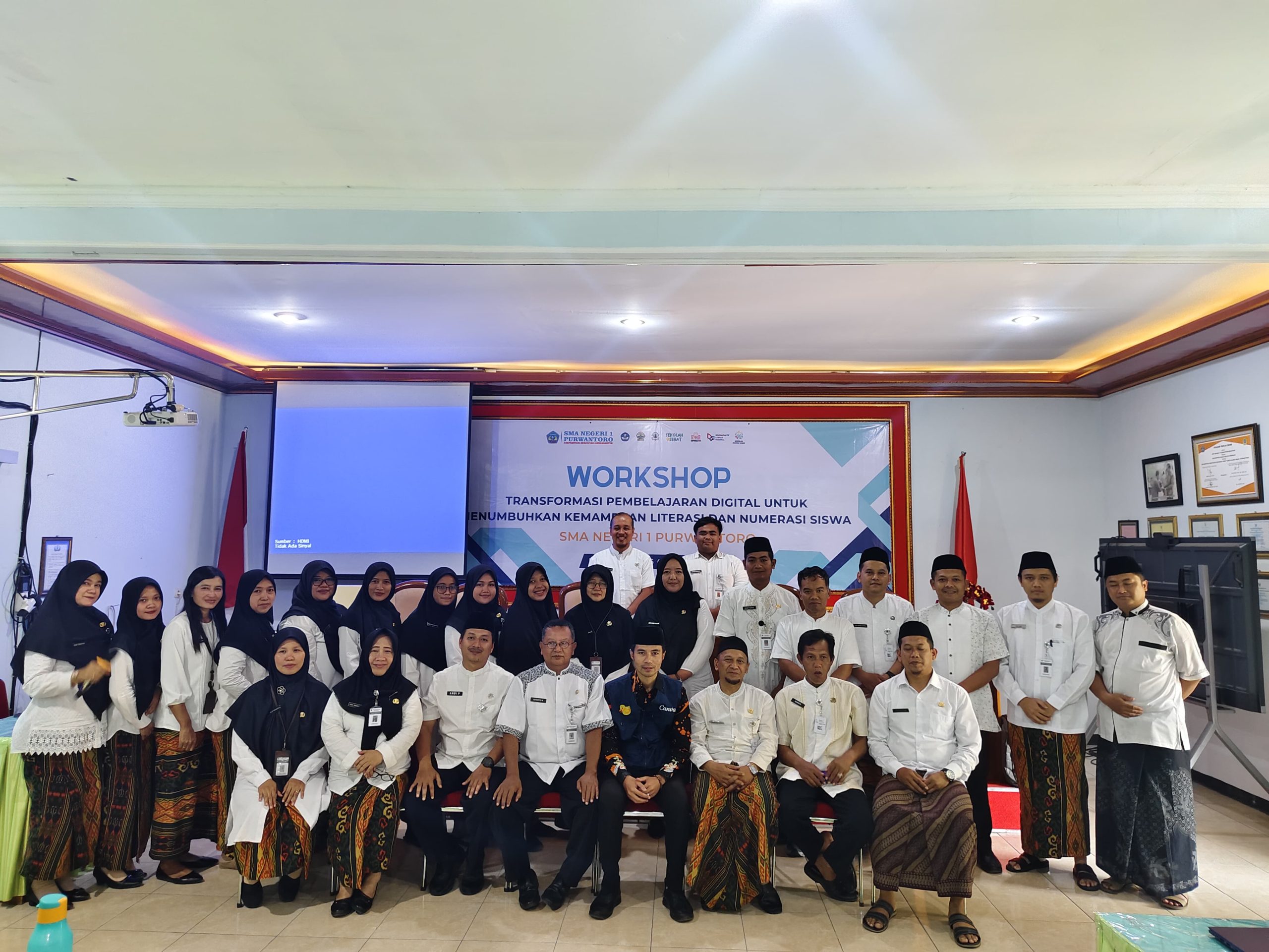 Tingkatkan Kompetensi Digital, SMAN 1 Purwantoro Menggelar Workshop Pemanfaatan Kecerdasan Buatan